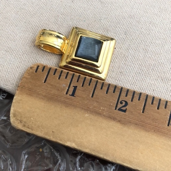 Vintage Square Gold Tone Pendant - Picture 3 of 3